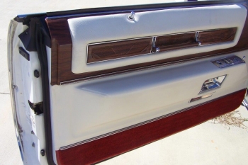 1976 Cadillac Eldorado Bicentennial 1256 - left door int 4.jpg