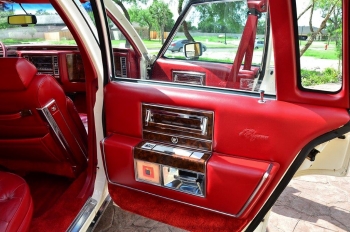 1990 Cad Fleetwood Brougham - c1270 (9).jpg