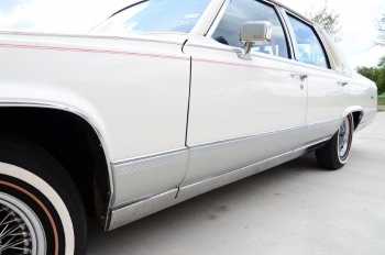1990 Cad Fleetwood Brougham - c1270 (11).jpg