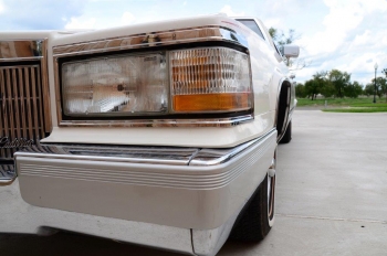 1990 Cad Fleetwood Brougham - c1270 (12).jpg