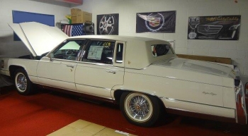 1991 Cadillac Brougham JF C1286 (2u).jpg