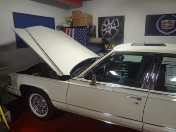 1991 Cadillac Brougham JF C1286 (1u).jpg
