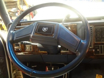 1991 Cadillac Brougham JF C1286 (26).jpg