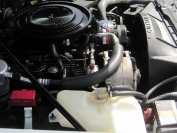 1985 Cadillac Eldorado Biarritz Convertible C1287 Engine (1).jpg