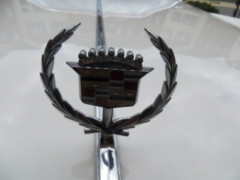 1978 Cadillac Eldorado Biarritz C1289 Hood Ornament.jpg