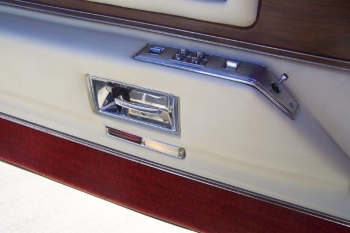 1976 Cadillac Eldorado ConvertibleBicentennial(C1314)-Int (12).jpg