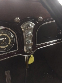 1932 Cadillac Roadster C1316-Int 05.jpg
