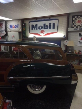 1949 Cadillac Woodie Wagon C1317-Ext 06.jpg