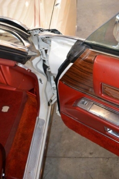 1976 Cadillac Eldorado Convertible C1332-Int 14.jpg