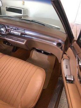 1965 Cadillac Fleetwood Eldorado Covertible C1352-Int 10.jpg