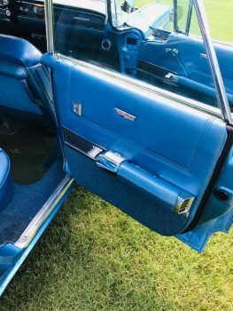 1960 Cadillac 62 Series Flat Top C1354-Int 9.jpg