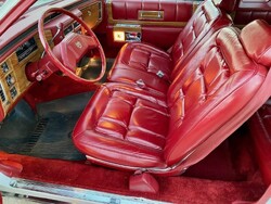 1980 Fleetwood Brougham White-Red - Interior.jpg