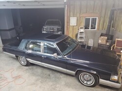 1990 Cadillac Brougham (4).jpg