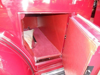 Side Compartment 